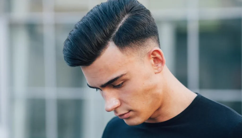 Potongan Rambut Belah Samping