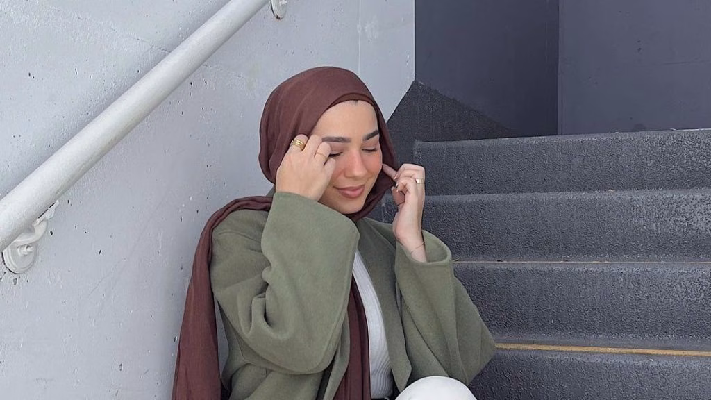 baju army cocok dengan jilbab warna apa