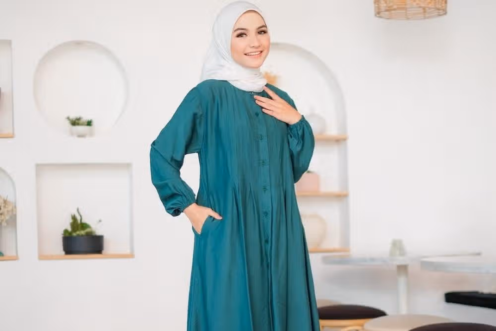 baju hijau tosca cocok dengan jilbab warna apa