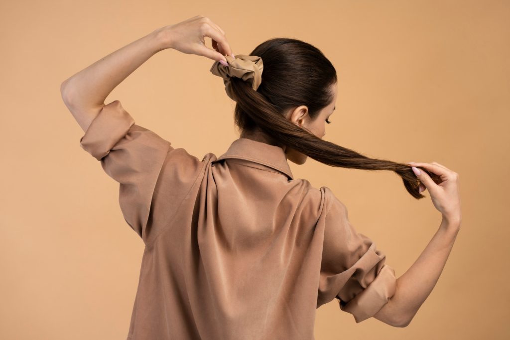 gaya ikat rambut wanita simple