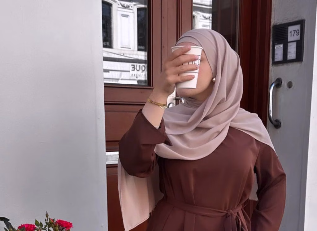 baju coklat cocok dengan jilbab warna apa