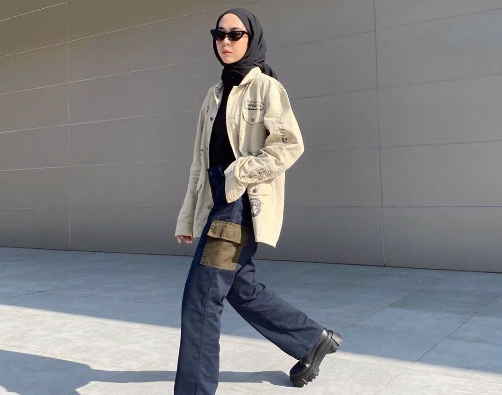 Outfit Celana Cargo Hijab yang Nyaman Dipakai Seharian dan Tetap Modis