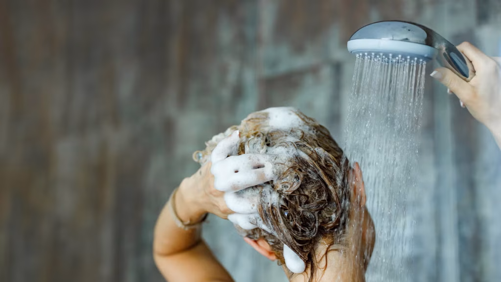 Shampoo Pemanjang Rambut yang Membuat Rambut Kamu Tumbuh Lebih Panjang dengan Nyaman