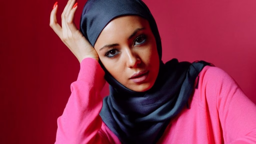 Baju Pink Cocok dengan Jilbab Warna Apa? Pilihan Warna yang Pas dan Nyaman