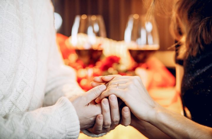 Kata-Kata Menyentuh Hati yang Menguatkan Perasaan dan Menghubungkan Makna