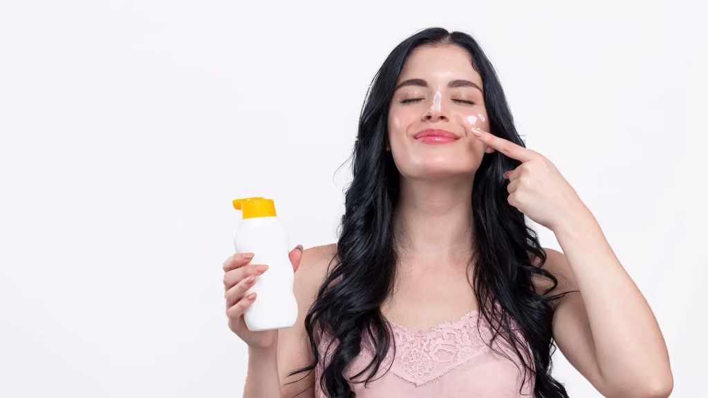 Sunscreen: Pelindung Esensial untuk Kulit Sehat di Setiap Cuaca