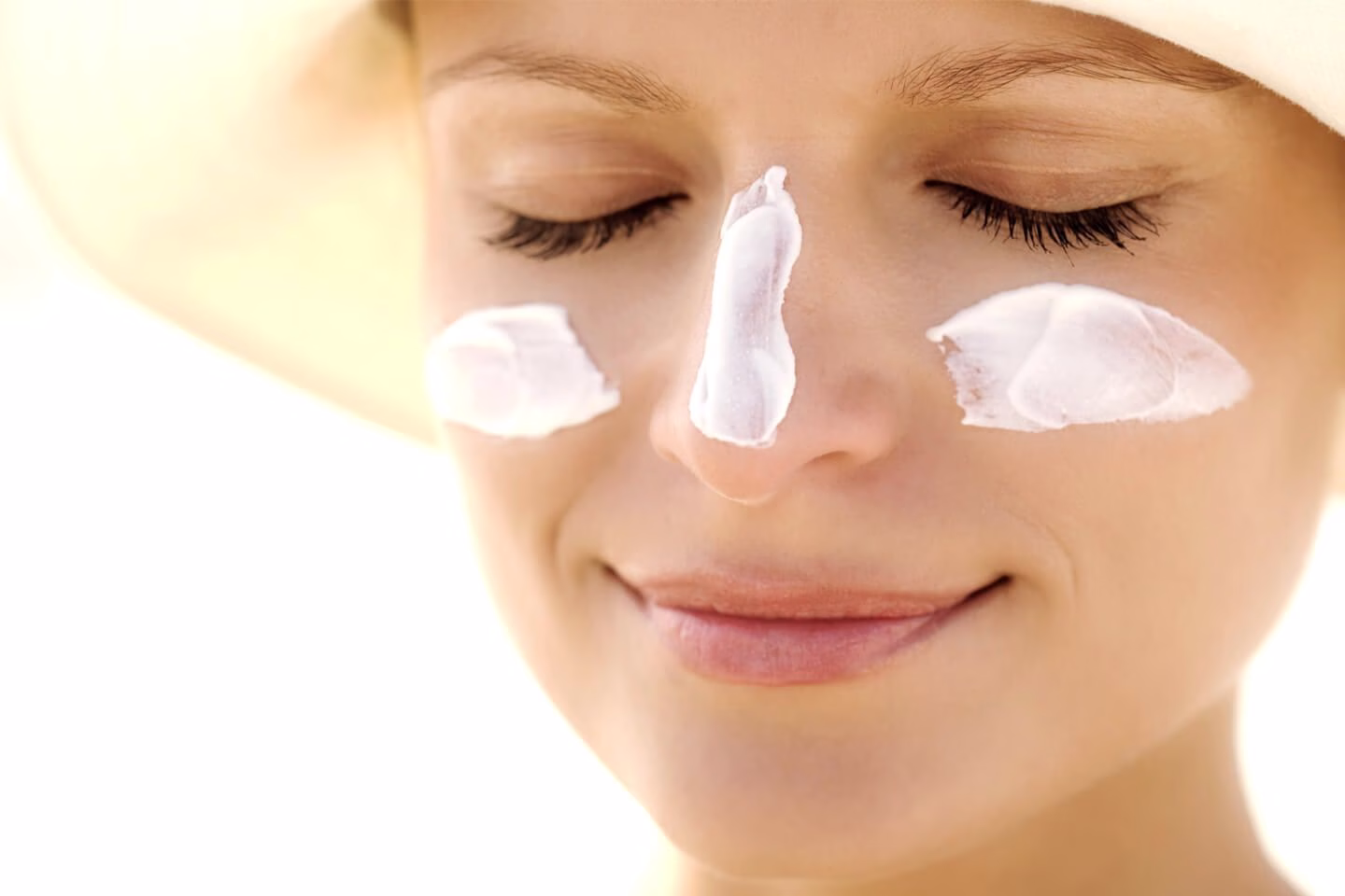 Takaran Sunscreen yang Tepat Supaya Kulit Tetap Terlindungi Seharian