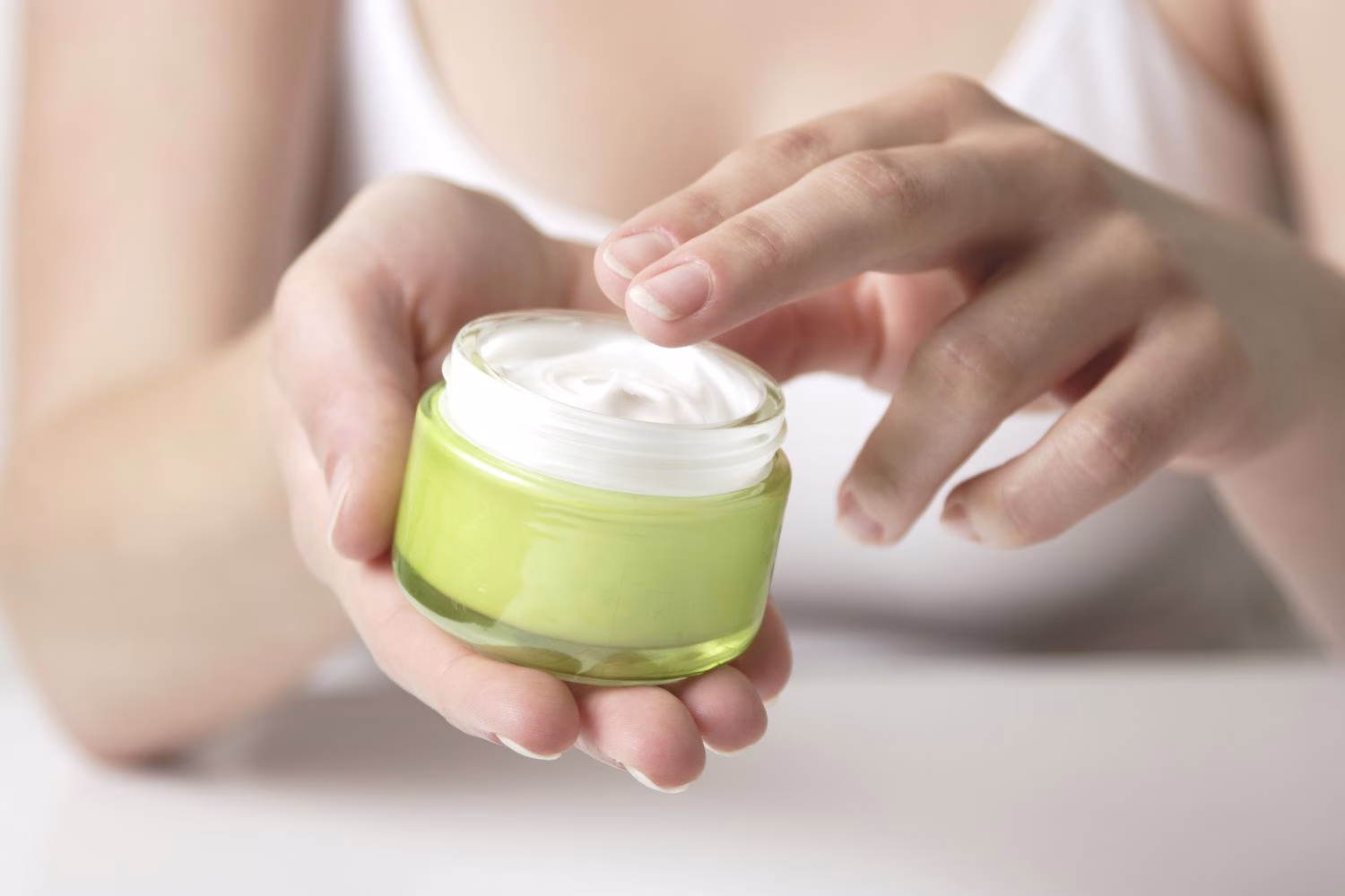 Cara Pakai Moisturizer yang Tepat untuk Kulit Lebih Lembap dan Sehat Setiap Hari