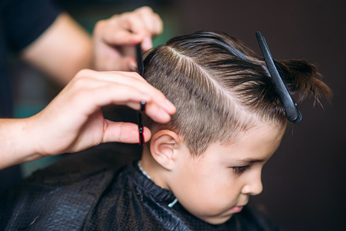Potongan Rambut Anak Laki-Laki yang Nyaman dan Penuh Gaya