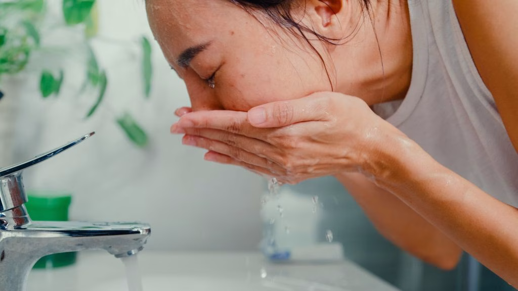 Gentle Cleanser Adalah Pembersih Wajah yang Lembut untuk Kulit Sensitif