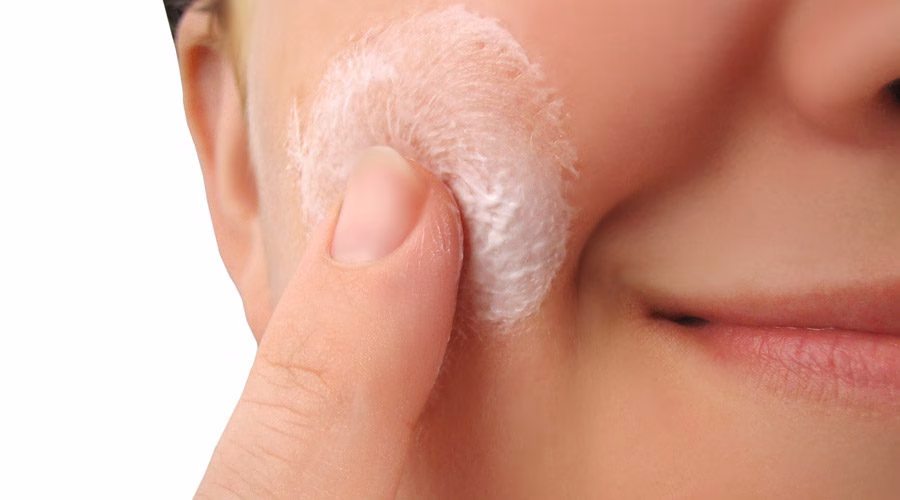 Hydrating Adalah Kunci Kulit Lembab Bercahaya yang Bikin Kamu Penasaran