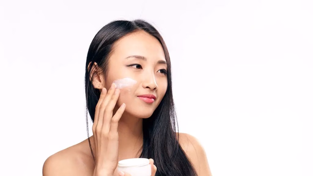 Manfaat Vitamin E untuk Wajah yang Bikin Kulit Cerah Awet Muda dan Percaya Diri