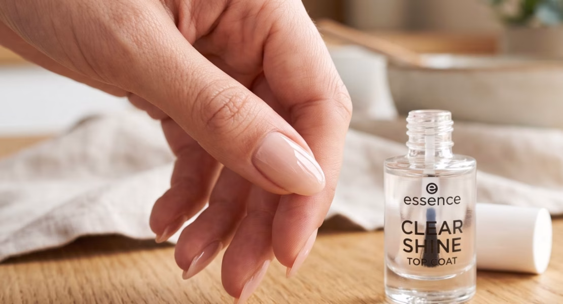 Top Coat Kuku Membuat Manikur Lebih Awet dan Berkilau