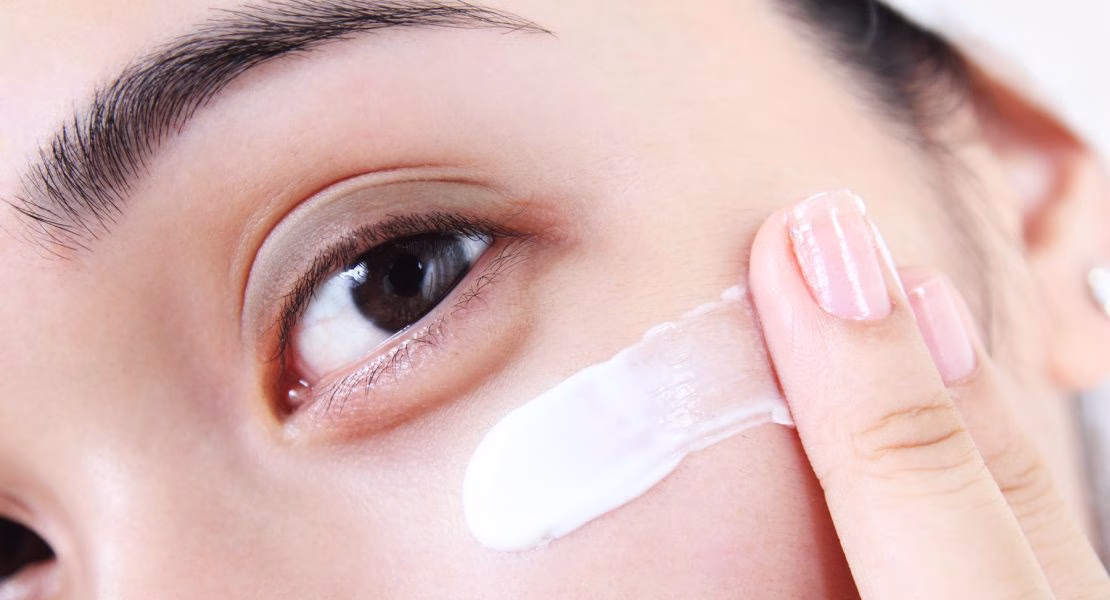 Eye Cream untuk Mengurangi Lingkaran Gelap dan Garis Halus di Area Mata