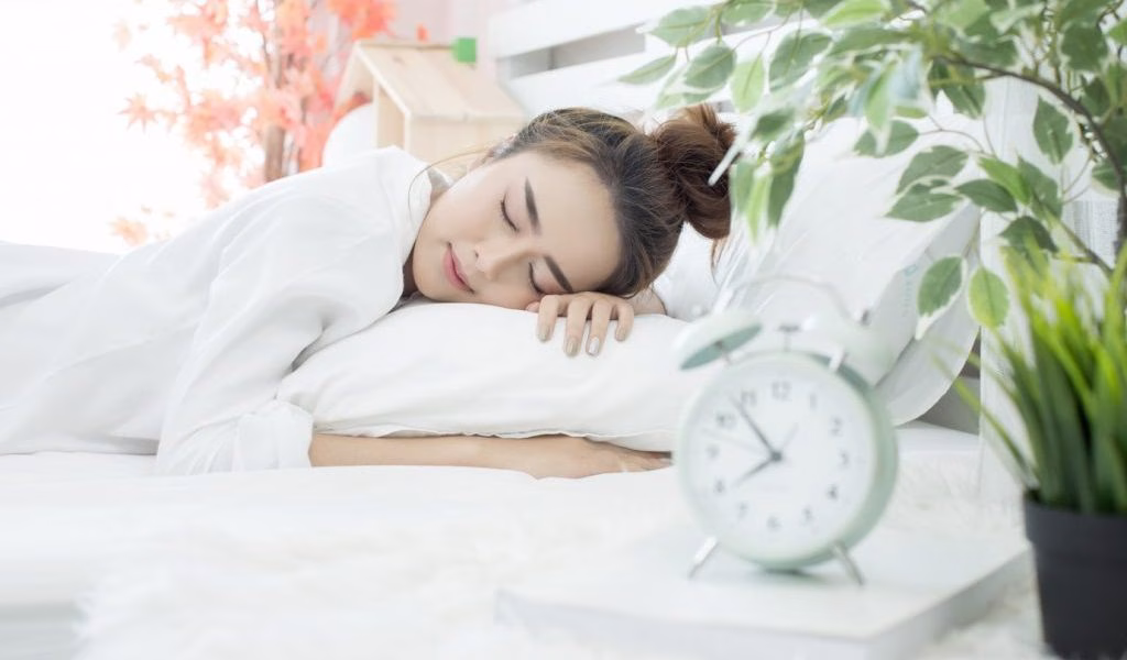 Jam Tidur agar Tidak Jerawatan, Kapan Waktu Terbaik untuk Istirahat?