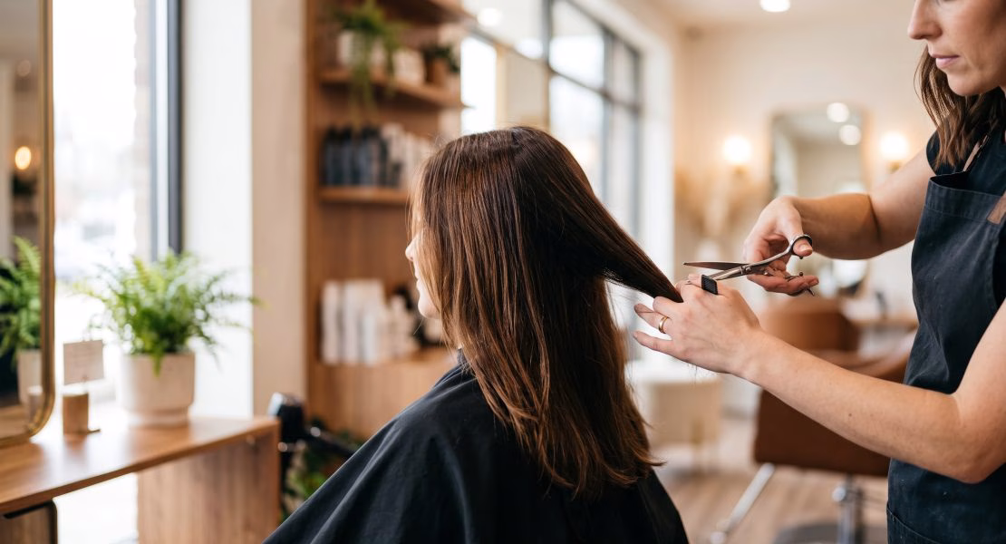 Jangan Tunggu Rusak, Ini Alasan Trim Rambut Perlu Dilakukan Rutin