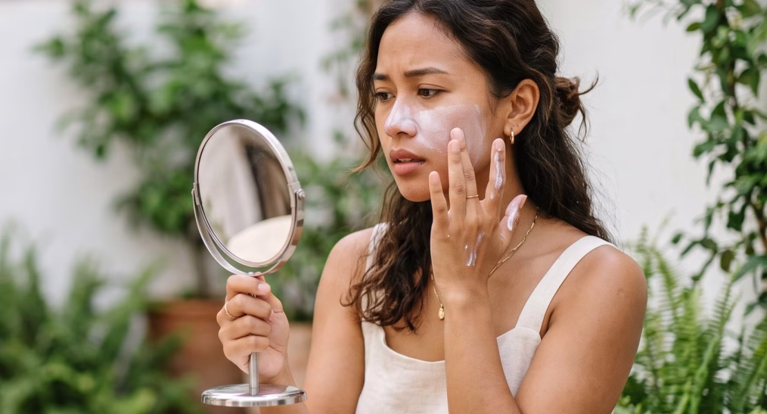 Sunscreen White Cast Bikin Wajah Abu-Abu? Ini Penyebab dan Cara Mengatasinya