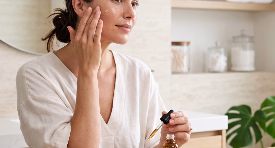 Retinol untuk Apa? Kenali Manfaatnya untuk Jerawat hingga Tanda Penuaan